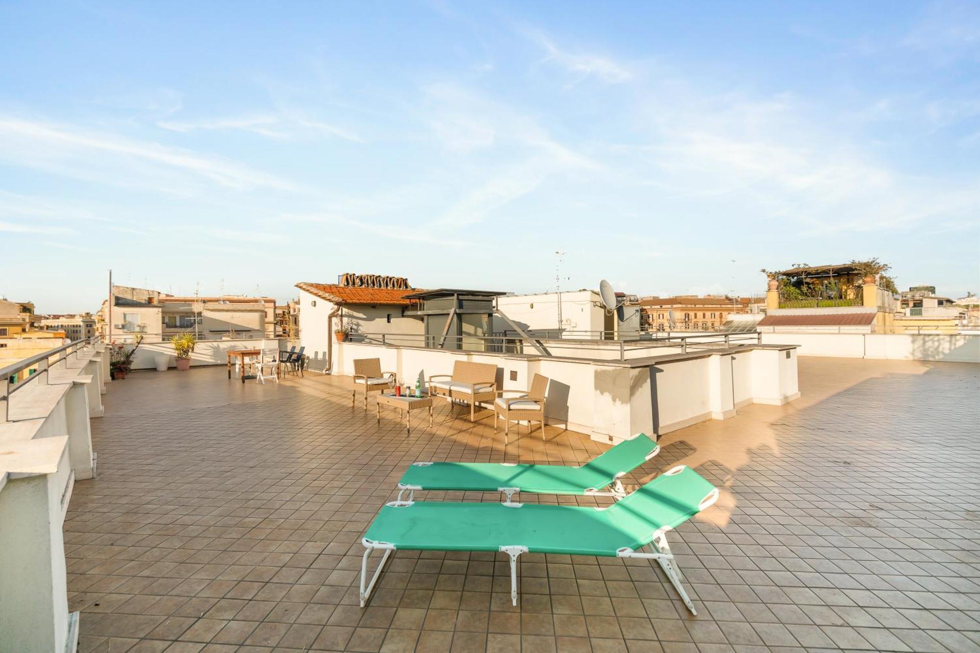 Penthouse In Exclusive Borgo Pio District Apartment Rome Exterior photo