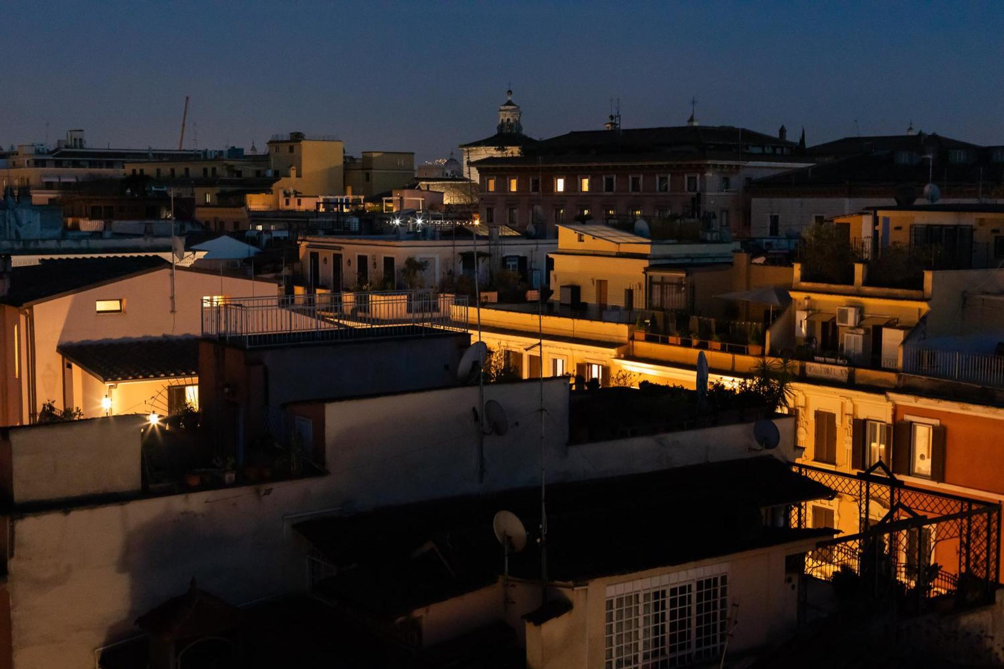 Penthouse In Exclusive Borgo Pio District Apartment Rome Exterior photo